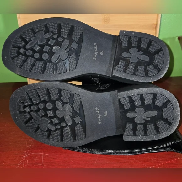 Feetquake NWT Chunky Heel Round Toe Side Zip Black Matte Tall Boot Sz 9 - Picture 3 of 4